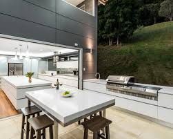 Designing The Perfect Outdoor Kitchen Indoor Outdoor Kitchen Outdoor Kitchen Countertops Modern Outdoor Kitchen