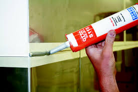 Das habe ich auch schon mal gemacht, da bei der letzten fliese der fliesenkleber ausgegangen ist. á… Bausilikon Zum Kleben Und Abdichten