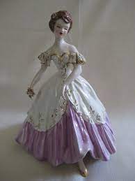 The porcelain finish is of a smooth paint and the doors are shaker styles which consist of internal beadings on the centre panel to offer an. Vintage Florence Ceramics Rare Carol Figurine Figurines Dresden Dolls Ceramics