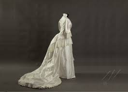 Check spelling or type a new query. Brautkleid Hochzeitskleid Um 1880 Mit Spitzenvolants