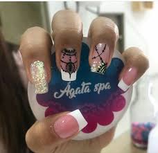 Conoce más acerca del proceso y la decoración de las uñas acrilicas. Deko Unas Manos