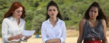Çağdaş drama derneği'ni bitirmiş, tez aşamasındadır. Ece Uslu Ve Emre Kinay In Yeni Dizisi Sevgili Gecmis Ten Ilk Fotograflar Geldi Diziler Com