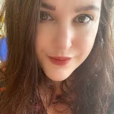 Robyn Pike 👄 (@robyn803)