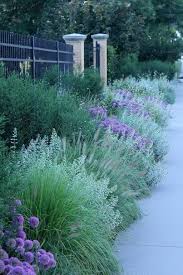Small Garden Design Small Garden Design En 2020 Jardin Mediterraneen Amenagement De Jardin Mediterraneen Design Jardin