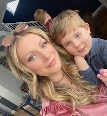 Roberta Fox (@robertalouise_fox) • Instagram photos and videos