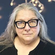 Robin Hammack's Instagram, Twitter & Facebook