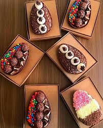 Pin De Kahoulmeriem En Exquisitas Tentaciones Canastitas De Chocolate Comida Para Vender Tortas Con Golosinas
