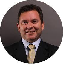 circle-headshot-simon