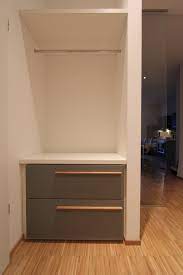Wir zeigen ihnen, wie sie eine komplette garderobe inklusive garderobenbank selber bauen. Garderobe Mit Schuhschrank In Einer Nische Dein Tischler In Leipzig Dein Tischler In Leipzig