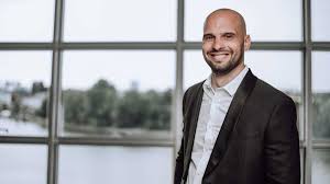 Walter temmer liebt seine heimat, seine familie und einhörner. Mike Sorce Von Immofinex Mit Immobilien Die Perfekte Altersvorsorge