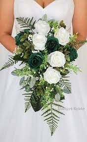 Green And White Wedding Flowers In 2021 Emerald Wedding Colors Green Themed Wedding Green Wedding Flowers