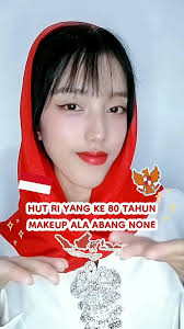 Makeup ala abang none untuk pawai 17 Agustus, dan pastinya pakai  #eliselashes dengan kode classic 5194. Jangan lupa support produk lokal yah  🇲🇨🥰❤ #lokaltapijuara #GlowUpDenganElise ...