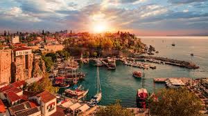 Antalya being one of turkey's most popular vacation destinations is hardly a surprise, thanks to its luxurious hotels, stunning beaches and an impressive collection of significant historical attractions to go with it. Gunstige Billigfluge Nach Antalya