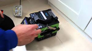 Necesitamos técnicos de fibra óptica, ftth contrata directa para operadores lideres en el sector necesita técnicos para i+m en casa de cliente. Instalacion De Fibra Optica En Vivienda Youtube