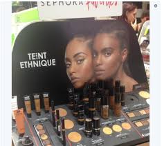 Un fond de teint zéro défaut, qui corrige instantanément toutes les imperfections en créant un fini invisible grâce à une couvrance modulable, pour une longue tenue 10h. Sephora Choque Les Internautes Avec Ses Fonds De Teint