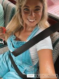 Hanging at the overalls, so beautiful 😍