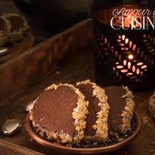 Les Biscuits Russes Aux Cacahuetes Et Creme Au Beurre Amour De Cuisine En 2020 Biscuits Biscuits Russes Gateaux Et Desserts