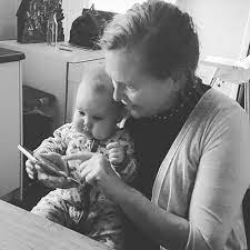 Former da leader helen zille and da shadow minister of communications phumzile van damme became involved in a war of words on social media network twitter on sunday. Noseweek 237 To Helen Back