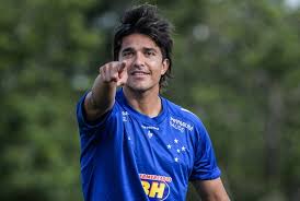 Cruzeiro joga bem, faz 3 a 0 na ponte preta e deixa a zona do rebaixamento da série b. Cruzeiro Moreno Volta Ao Clube Em Alta Apos Marcar Dois Gols Em Dois Jogos Pela Bolivia Radio Itatiaia A Radio De Minas