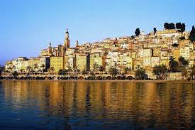 Het heeft ongeveer een miljoen inwoners. Travel Guide Of Menton Alpes Maritimes France Hisour Hi So You Are