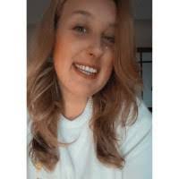 Ellen Borowka's Instagram, Twitter & Facebook