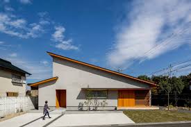 Tujuan utama dari konsep rumah modern jepang ini adalah untuk menciptakan suatu yang menarik bagi panca indra, tak hanya penglihatan tapi juga dapat mengdengarkan suara gemericik air. Ingin Punya Rumah Minimalis Ini 3 Rumah Minimalis Di Jepang Yang Jadi Impian Berita Jepang Japanesestation Com