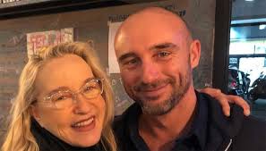 La nuova vita di paolo ciavarro: Paolo Ciavarro Chi E Il Fratello Andrea Rizzoli Figlio Di Eleonora Giorgi