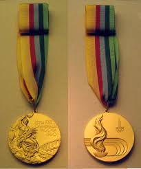 Ele contém todos os registros desde atenas 1896 e é possível pesquisar por jogos olímpicos, . 15 Ideias De Medalha Medalhas Jogos Olimpicos Bandeira Olimpica