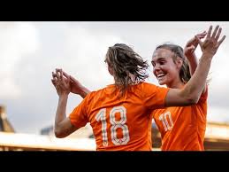 Uiteindelijk eindigde het elftal achter denemarken als tweede in de kwalificatiegroep, waarmee oranje uitgeschakeld was. Highlights Oranjevrouwen Estland 20 05 2015 Youtube