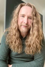 ✂️ FULL STORY: https://bit.ly/4nkrjCV It opened in 1949 and changed  hairdressing in Australia as its founder became one of Adelaide's most  iconic names. Now her son is calling time.