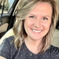 Lea Fowler's Instagram, Twitter & Facebook