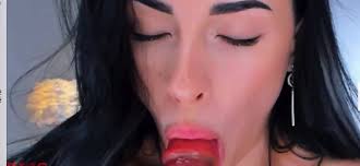 Uwunikaa Webcam Dildo Blowjob - EPORNER