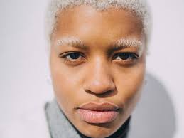 Eyebrow slits are a way to cut or shape eyebrows that is usually seen as a trend. What You Should Know Before Shaving Eyebrows