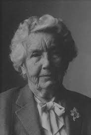 Elsie Benjamin's Instagram, Twitter & Facebook