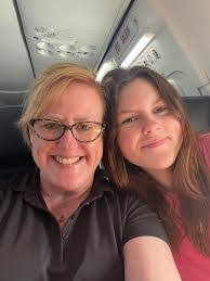 Melanie Hinton's Instagram, Twitter & Facebook