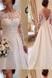 The Designs Of Wedding Dresses Change With The Seasons But There Are A Few Traditional Des Wedding Dresses Lace Wedding Dress Long Sleeve Wedding Dress Chiffon