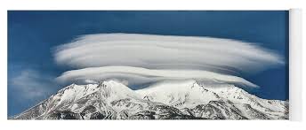 Lenticular Cloud over Mt. Shasta Yoga ...