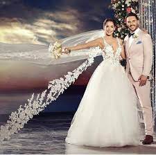152 Me Gusta 3 Comentarios Fans De Mi Reina Carmen Cvillaloboss Fans Chile 123 En Instagram L Couple Wedding Dress Wedding Dresses Wedding Dresses Lace