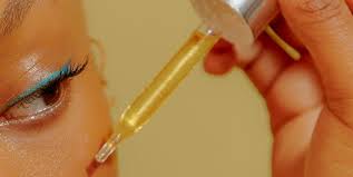 Brown suggests applying to wet, cleansed hair and leaving on for at least 20 minutes. How To Use Argan Oil On Your Face Argan Oil Benefits