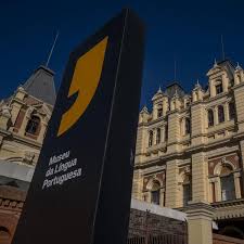 Quem passa por paris logo descobre que uma visita ao museu do louvre é obrigatória, não só por ele ser um dos maiores e mais célebres museus do planeta, o que por si só justificaria sua exploração, mas também por sua não menos famosa arquitetura. 7bs0erxqcjiwpm