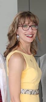 Stephanie Moore's Instagram, Twitter & Facebook