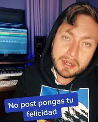 🌳 💪🏻🔥No post pongas tu felicidad. Hace 20 años era la mejor oportunidad  para plantar un árbol es ahora. #artistasbolivianos #boliviafashionweek... 