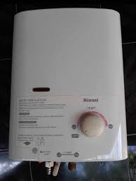 Rinnai high efficiency plus 9.8 gpm residential 199,000 btu natural gas interior tankless water heater Rinnai Gas Water Heater Perabotan Rumah Di Carousell