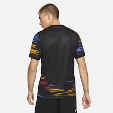 Das bekannte logo findest du natürlich auf den trikots des leipziger vereins. Nike Rb Leipzig Auswartstrikot 21 22 Herren Schwarz Gelb Blau Deinsportsfreund De