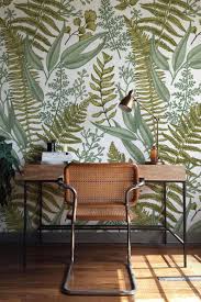 7 Idees Deco De Papier Peint Pour Son Salon Papier Peint Papier Peint Botanique Parement Mural