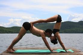 Raquel Barros Barros Gutierrez Does This Qualify As Hot Yoga Partner Yoga Poses Couples Yoga Partner Yoga