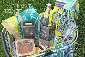 Date Night Picnic Basket Gift Diy Home Decor And Crafts Picnic Gifts Night Picnic Picnic Gift Basket