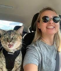 Catherine Teti's Instagram, Twitter & Facebook