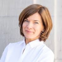 90+ "Daphne D." profiles