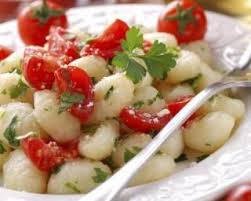Recette De Gnocchi De Pommes De Terre Aux Tomates Cerises Et Persil Recette Recette Gnocchi Recette Pomme De Terre Tomates Cerises